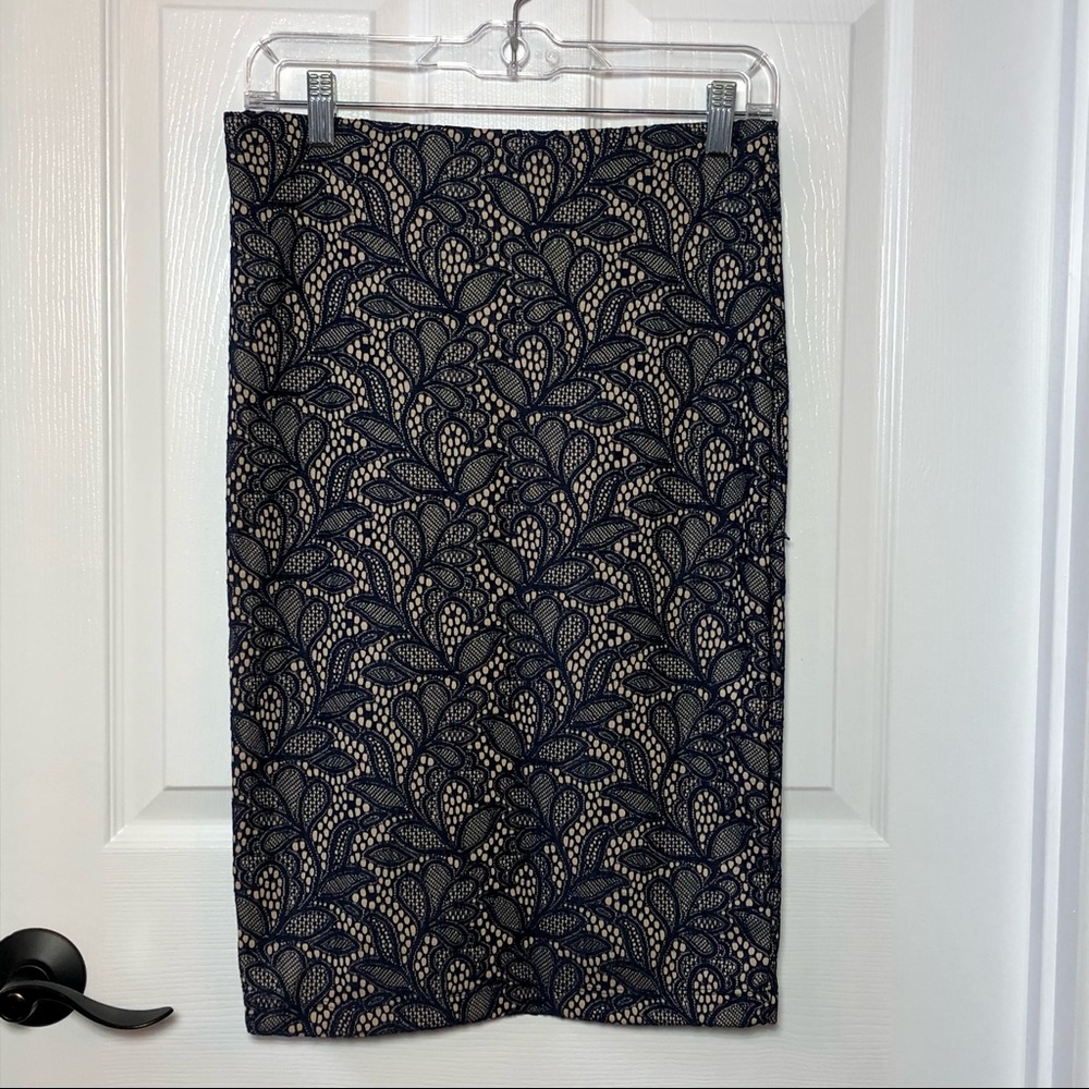 ⭐️ Renee C Adalyn Lace Skirt Navy Stitch Fix Size: Small